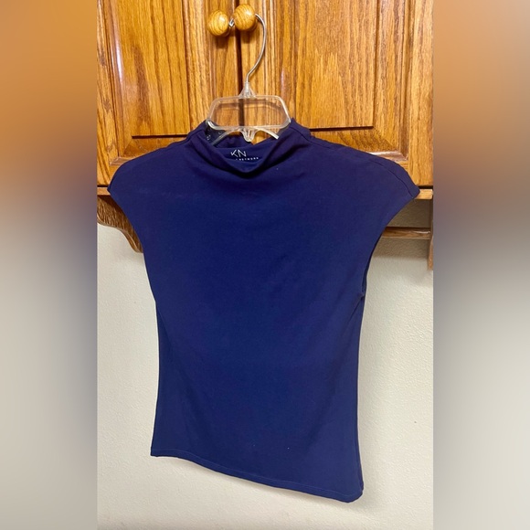 Klassy Network Mock Neck Cap Sleeve Blouse- NAVY- EUC! - Picture 12 of 14